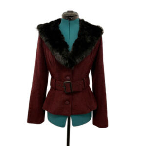 Collectif Molly jacket with removable faux fur collar and belt wine S